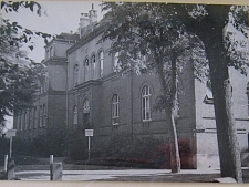 Das alte Gebäude des Landesuntersuchungsamtes vor dem Jahre 1945