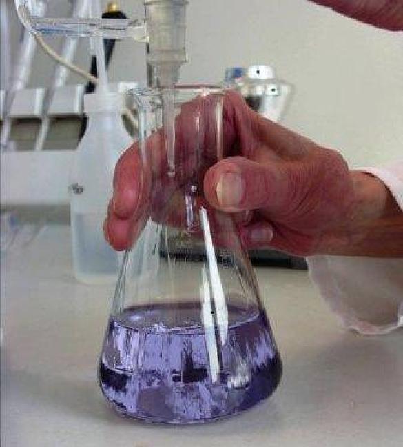 Titration zur Ermittlung des Schwefeldioxidgehalts im Wein
